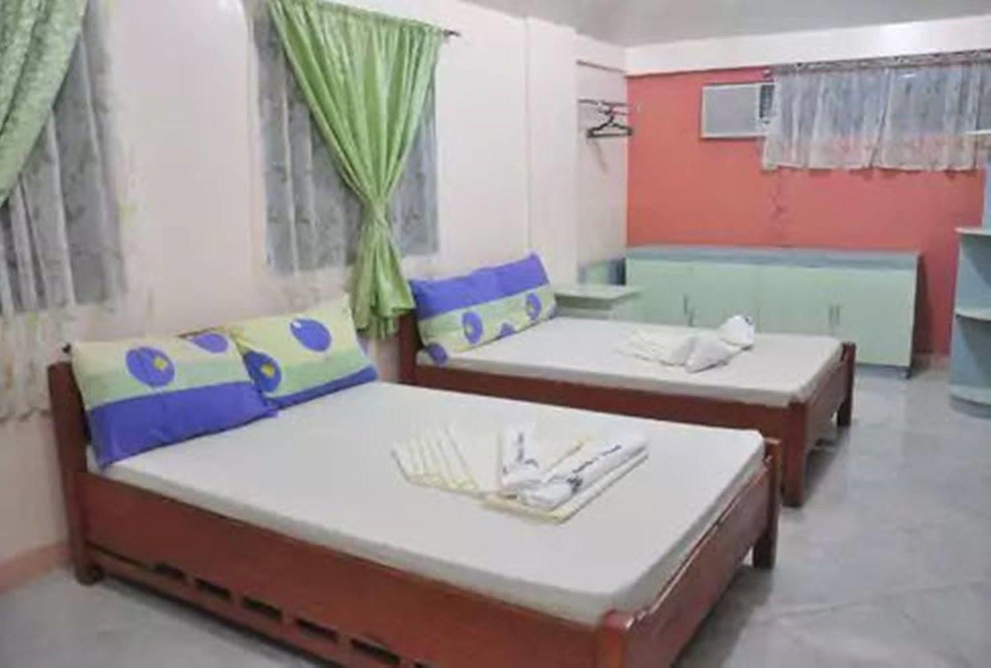 Apartelle De Francesca Puerto Galera Ngoại thất bức ảnh