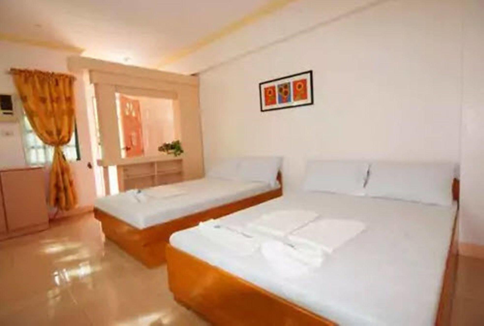 Apartelle De Francesca Puerto Galera Ngoại thất bức ảnh
