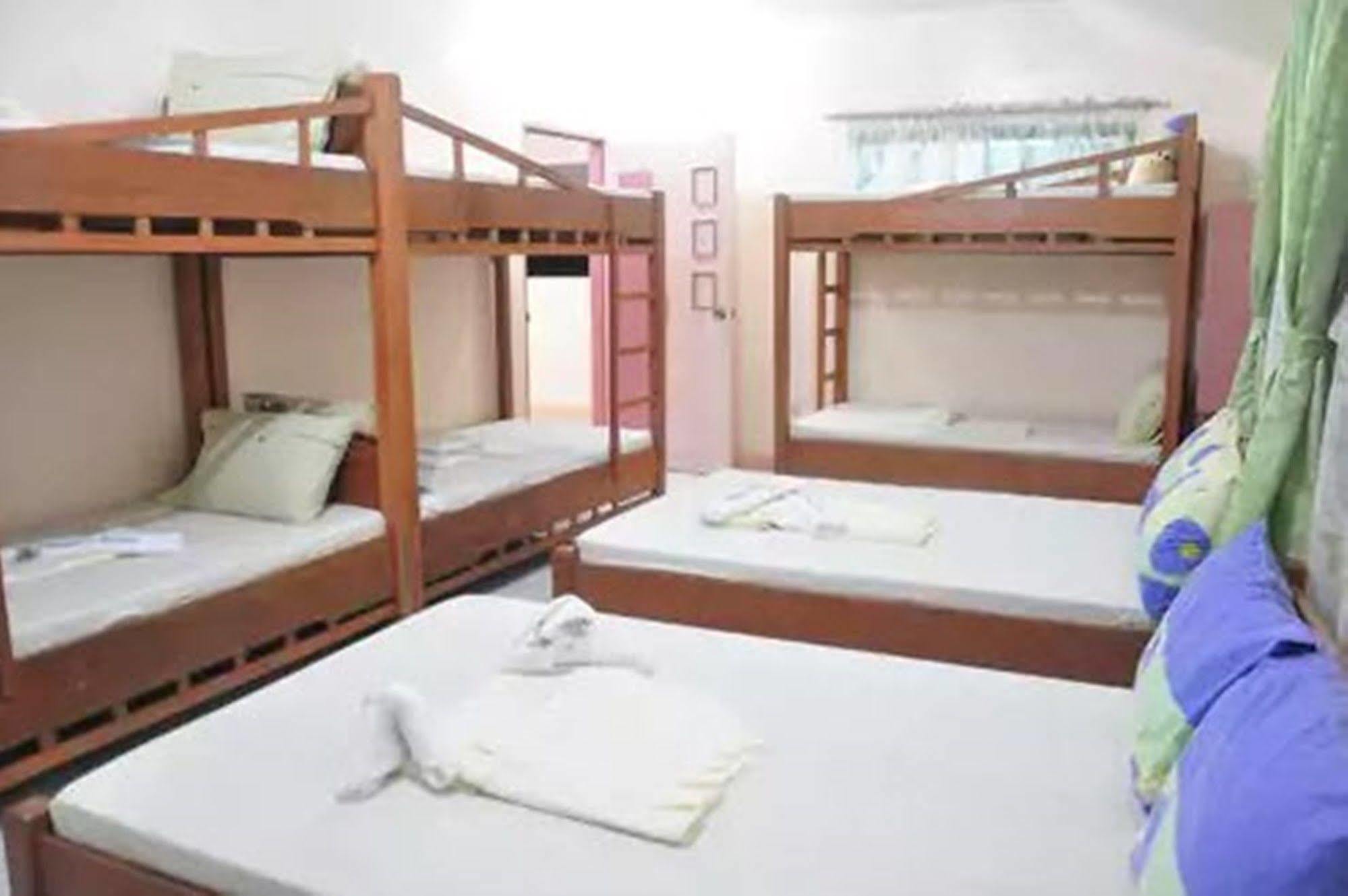 Apartelle De Francesca Puerto Galera Ngoại thất bức ảnh