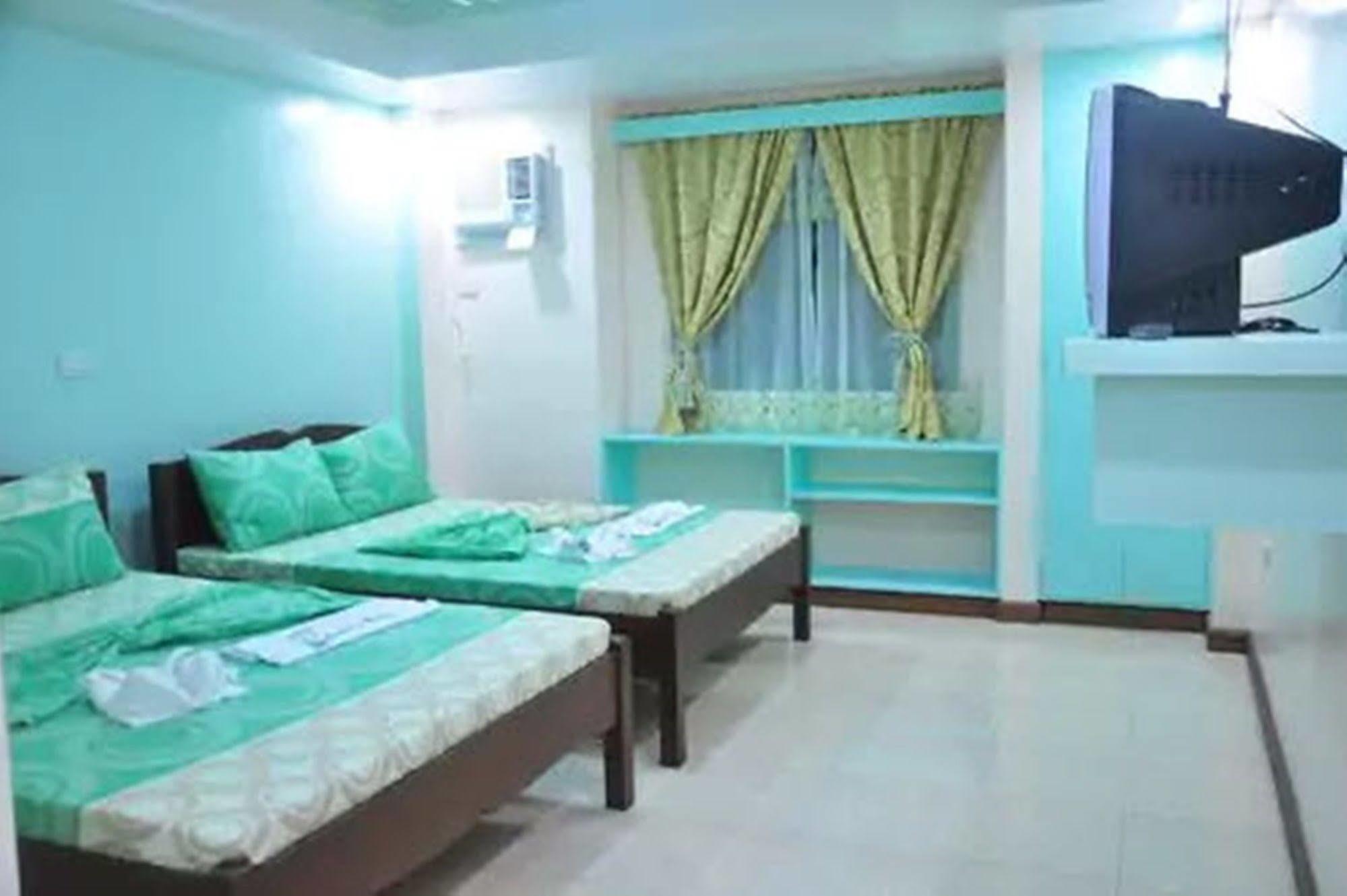 Apartelle De Francesca Puerto Galera Ngoại thất bức ảnh