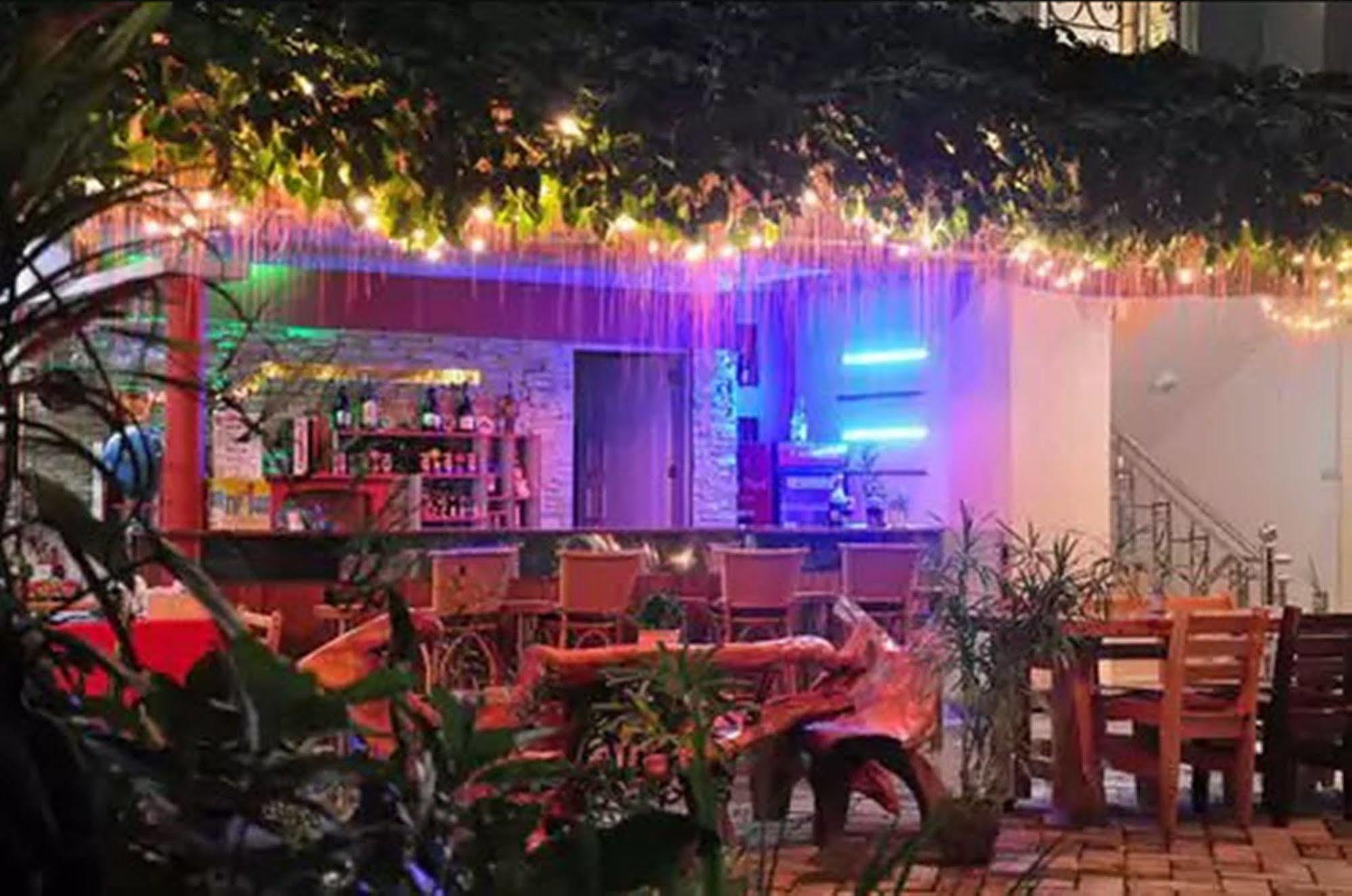Apartelle De Francesca Puerto Galera Ngoại thất bức ảnh