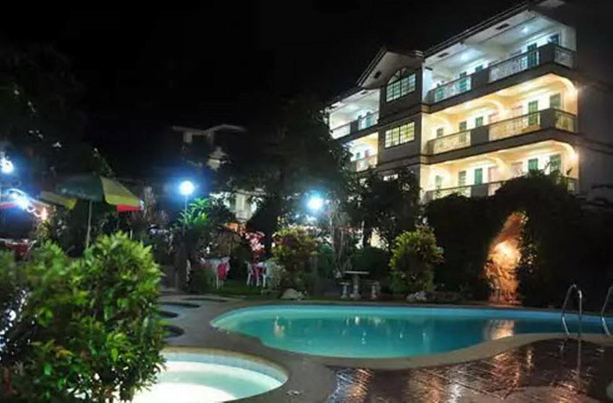 Apartelle De Francesca Puerto Galera Ngoại thất bức ảnh